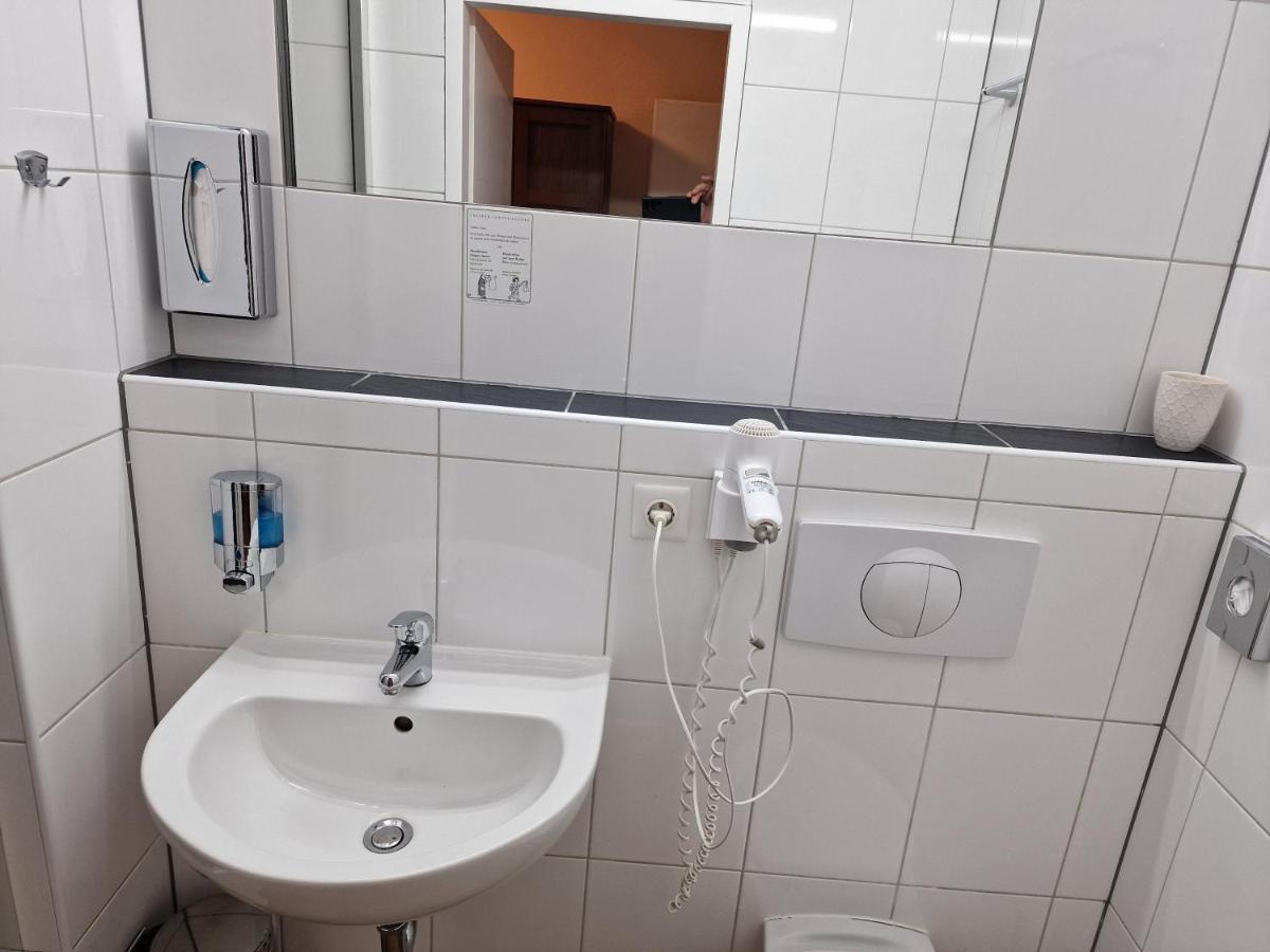 Mikon Eastgate Hotel - City Centre Berlin Kültér fotó