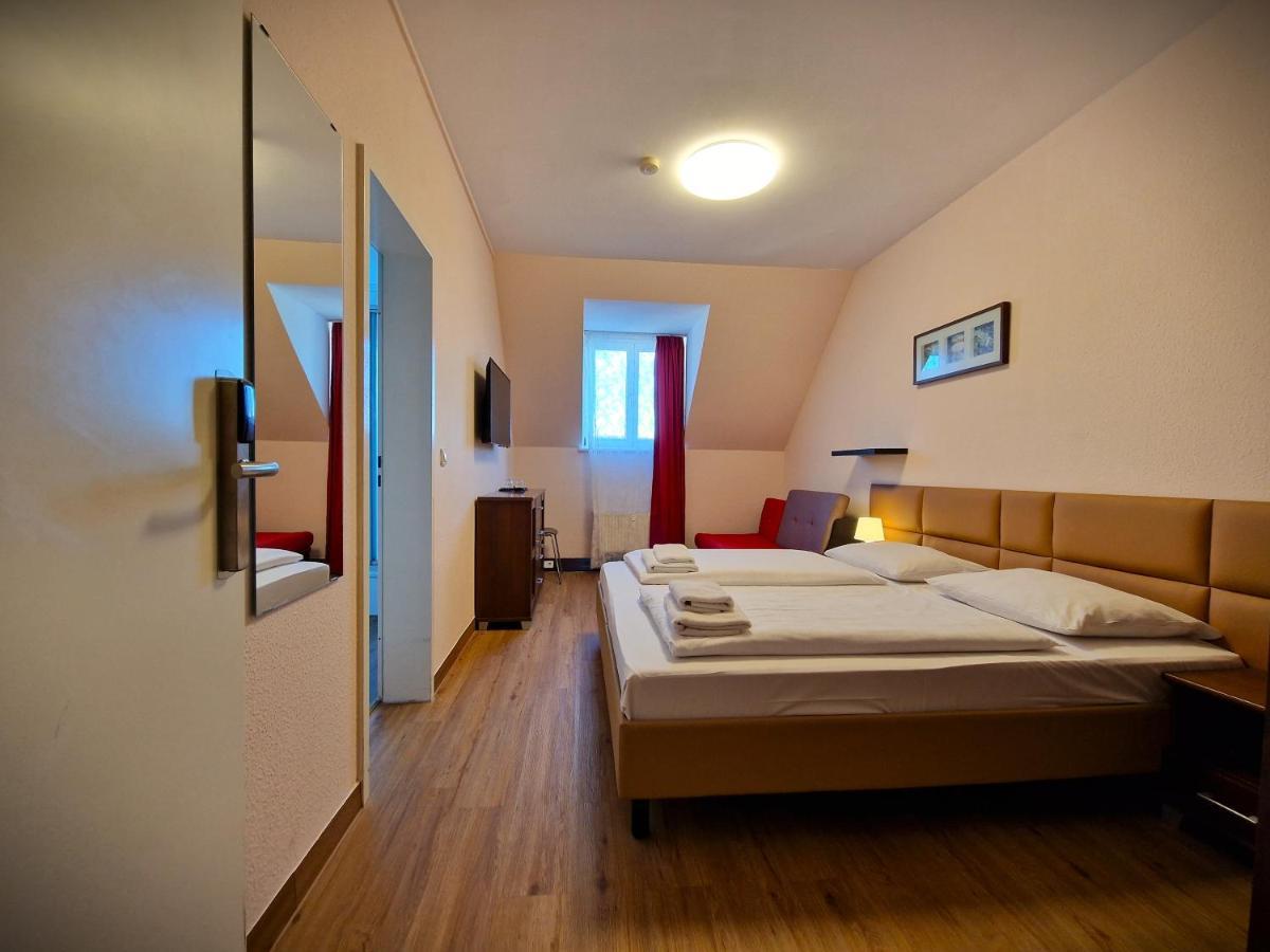 Mikon Eastgate Hotel - City Centre Berlin Kültér fotó