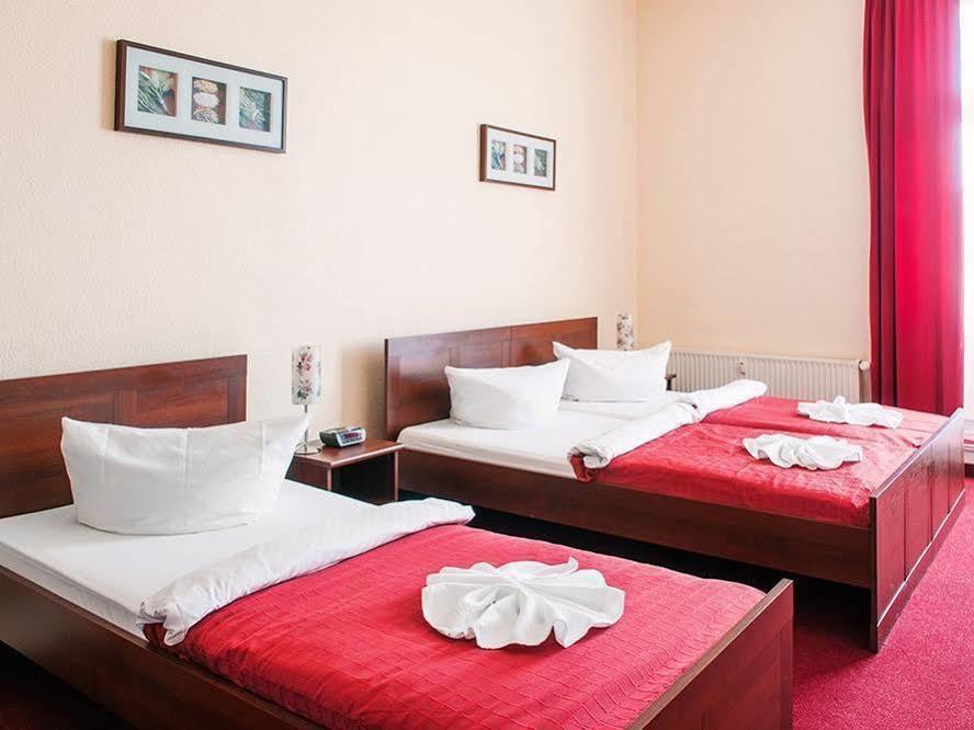 Mikon Eastgate Hotel - City Centre Berlin Kültér fotó